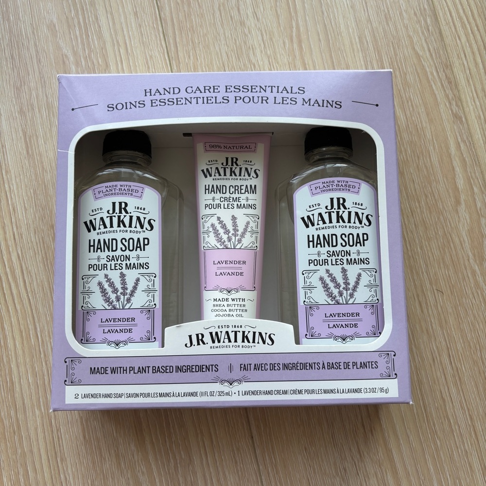 NWT JR Watkins Lavender Hand Care Essentials Set hand soap hand cream giftset